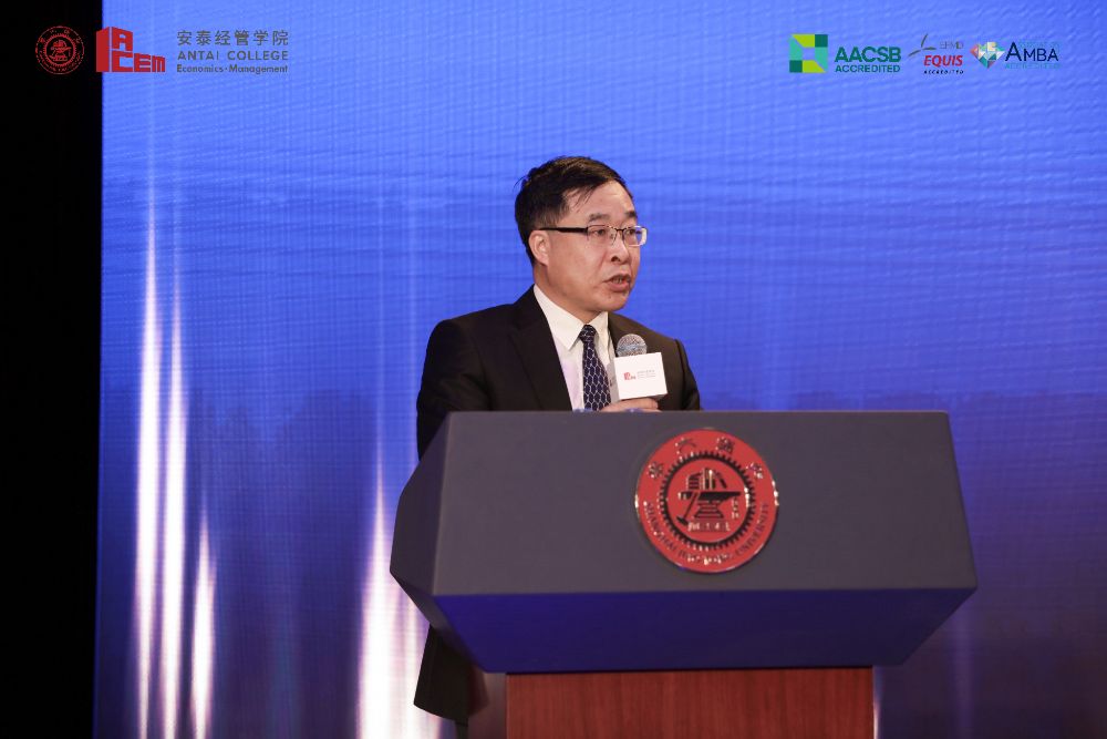 上海交通大学党委常委、副校长奚立峰致辞